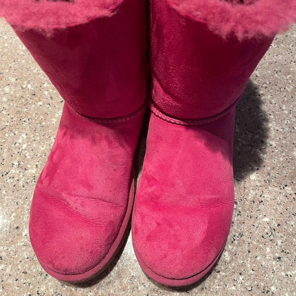 Bailey Bow II UGG boots Women size 9 Pink